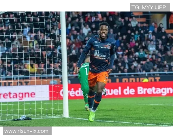 33岁阿森纳旧将闪耀赛场助力里昂逆转战胜法甲强敌成功止步连败之路 33岁阿森纳旧将闪耀赛场助力里昂逆转战胜法甲强敌成功止步连败之路