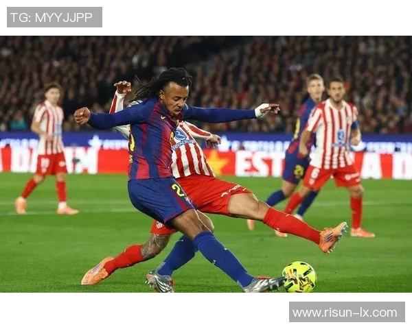 巴萨逆转马竞全取三分莱万点球失误仍稳居西甲榜首